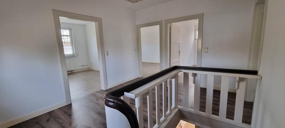 Einfamilienhaus Wiesmoor - 8 Zimmer, 165 m&sup2;, 1.300&euro; | Angebot:26051502