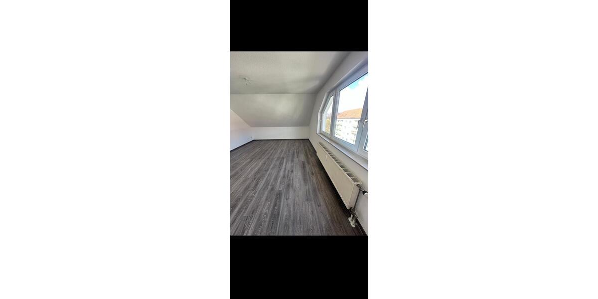 Dachgeschoßwohnung Hainichen - 2 Zimmer, 51 m&sup2;, 275&euro; | Angebot:26057023