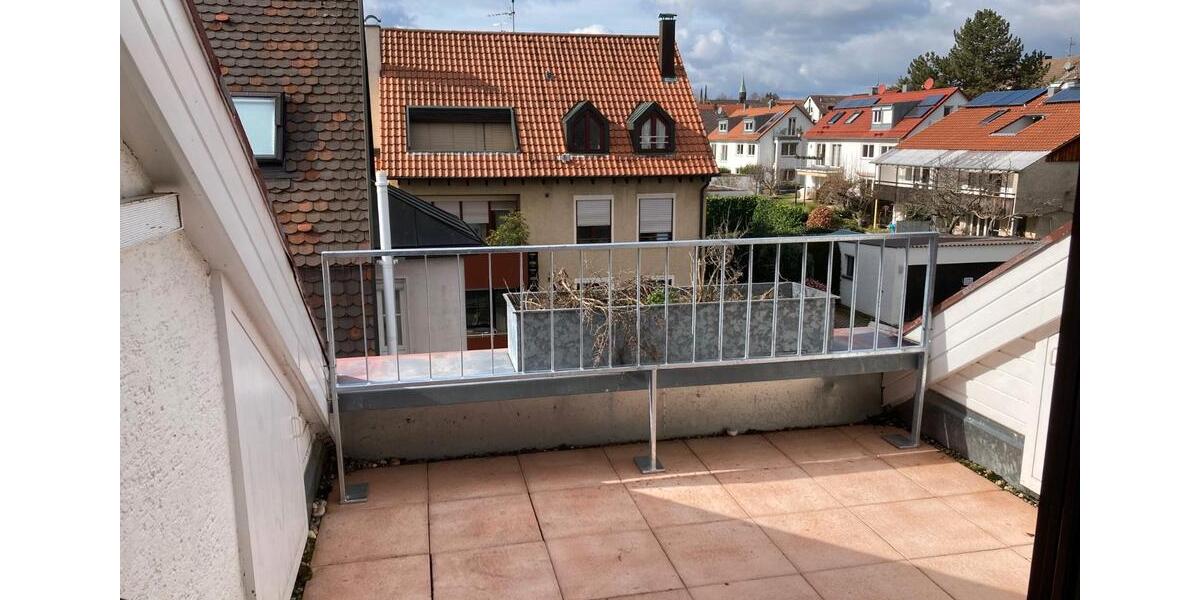 Dachgeschoßwohnung Stuttgart Sillenbuch - 2.5 Zimmer, 62 m&sup2;, 890&euro; | Angebot:25980435