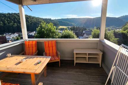 Helle 3 Zimmer Wohnung mit Balkonblick und zwei Stellplätzen zimmer