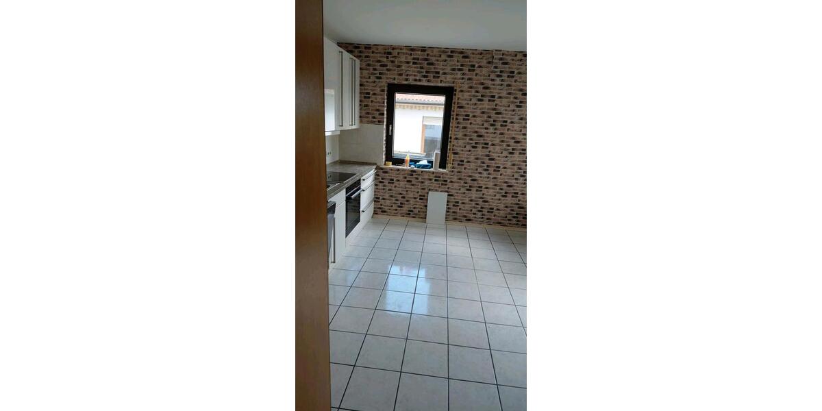 Erdgeschoßwohnung Wettenberg - 5 Zimmer, 160 m&sup2;, 1.490&euro; | Angebot:26235611