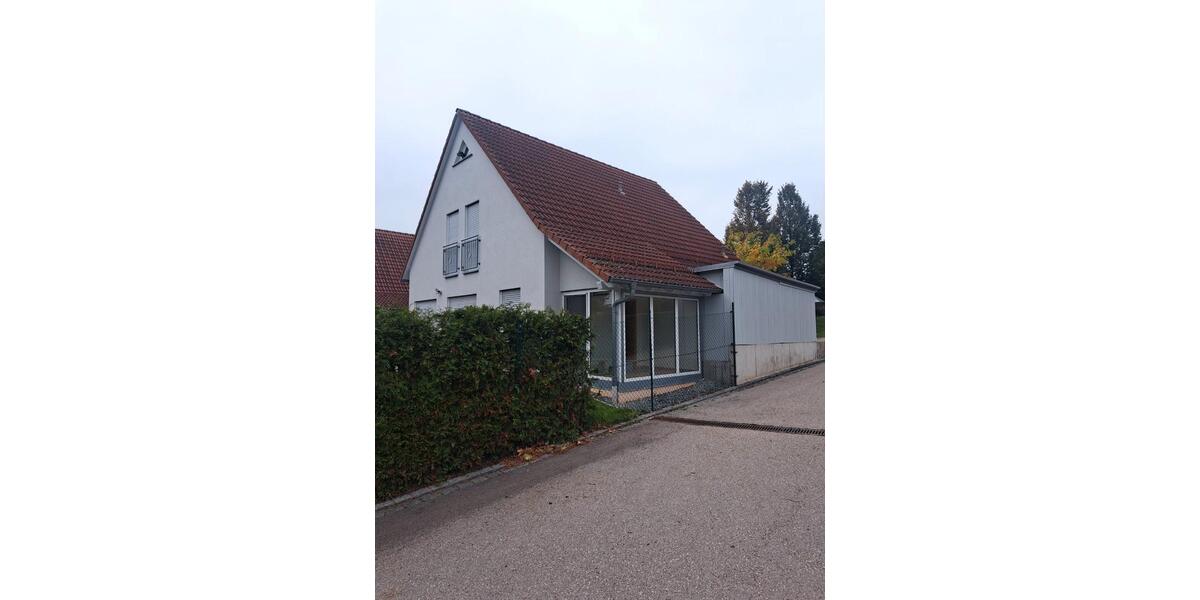 Einfamilienhaus Gunzenhausen - 5 Zimmer, 135 m&sup2;, 1.500&euro; | Angebot:26317362