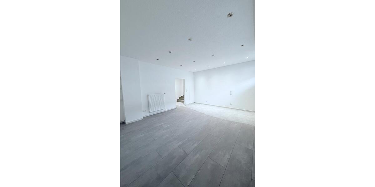 Erdgeschoßwohnung Wadgassen - 4 Zimmer, 96 m&sup2;, 1.050&euro; | Angebot:25067473