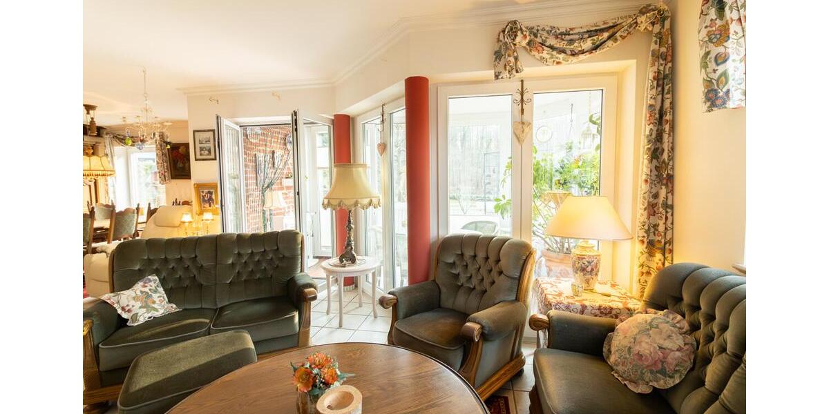 Erdgeschoßwohnung Malente - 3 Zimmer, 168 m&sup2;, 1.800&euro; | Angebot:25809398