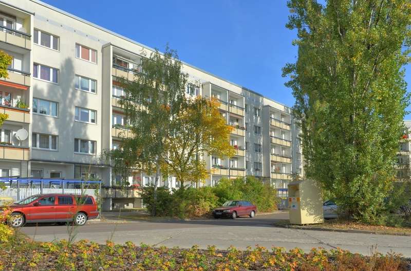 Wohnung zum Mieten in Halle 358 € 61.03 m²