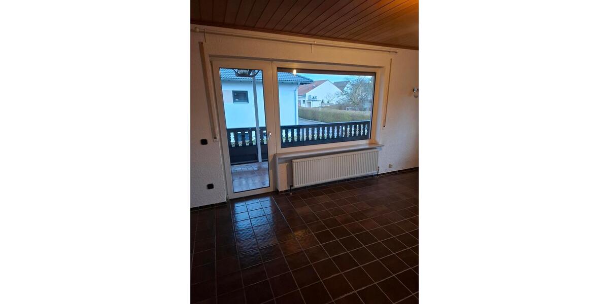 Etagenwohnung Hungen - 4 Zimmer, 100 m&sup2;, 1.050&euro; | Angebot:26234370