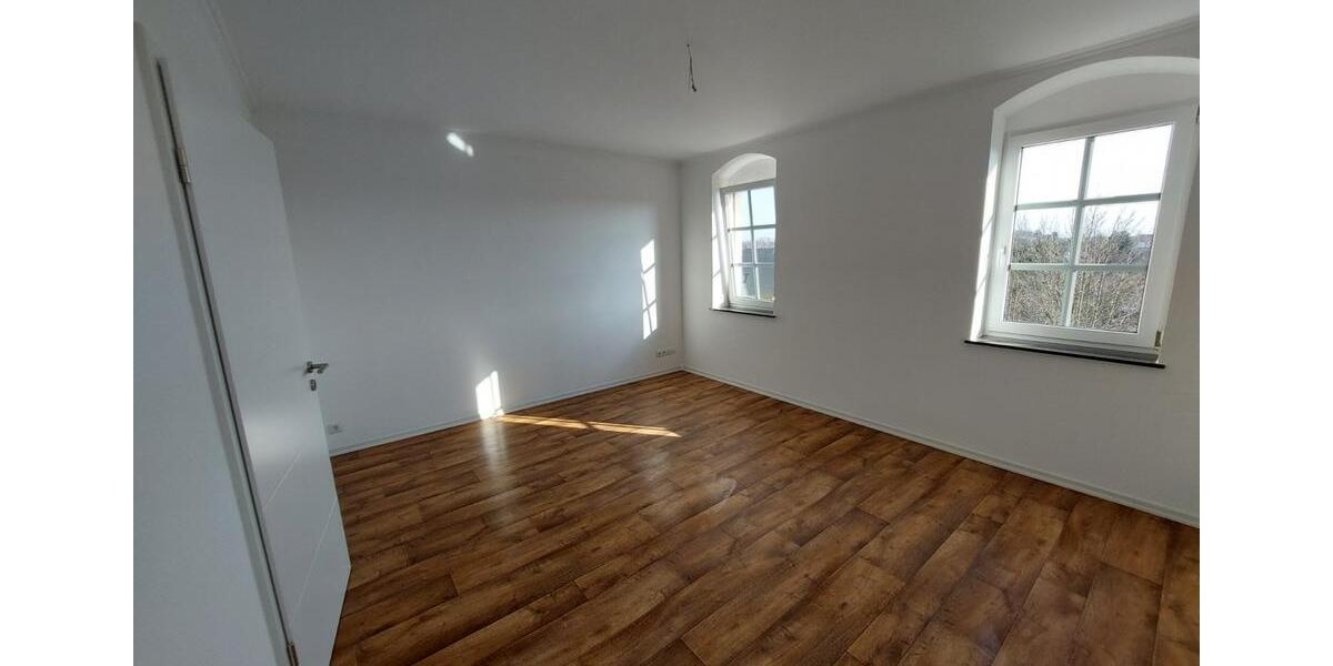 Etagenwohnung Geringswalde - 4 Zimmer, 104 m&sup2;, 580&euro; | Angebot:25721652