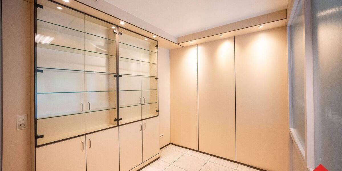 Büro Praxis mit Kfz-Stellplätzen in ruhiger Lage von Meinerzhagen - Gewerbeobjekt Meinerzhagen | Angebot:26931435