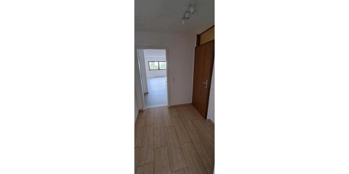 Dachgeschoßwohnung Zimmern ob Rottweil - 3 Zimmer, 61 m&sup2;, 700&euro; | Angebot:24373591