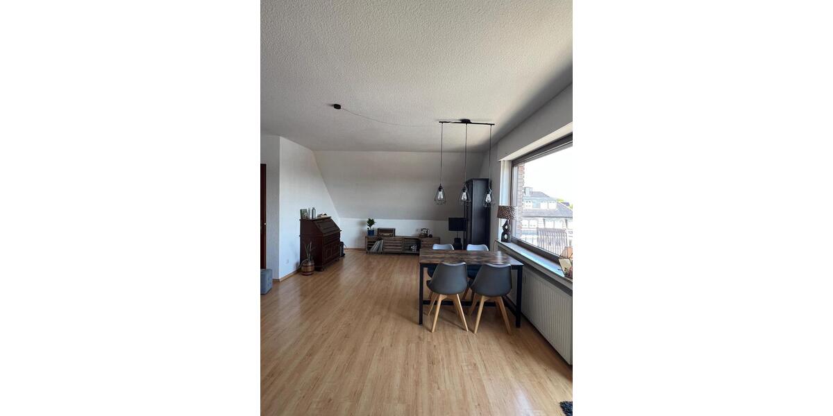 Dachgeschoßwohnung Bornheim - 2.5 Zimmer, 90 m&sup2;, 855&euro; | Angebot:26515567