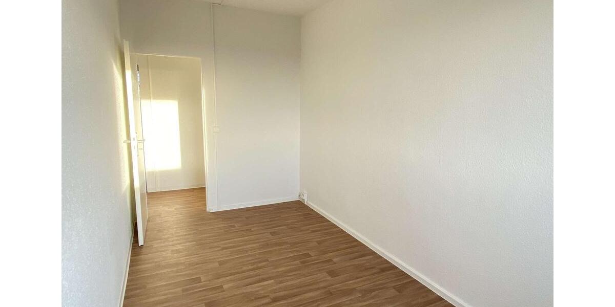 Etagenwohnung Nobitz - 4 Zimmer, 74 m&sup2;, 372&euro; | Angebot:25419121