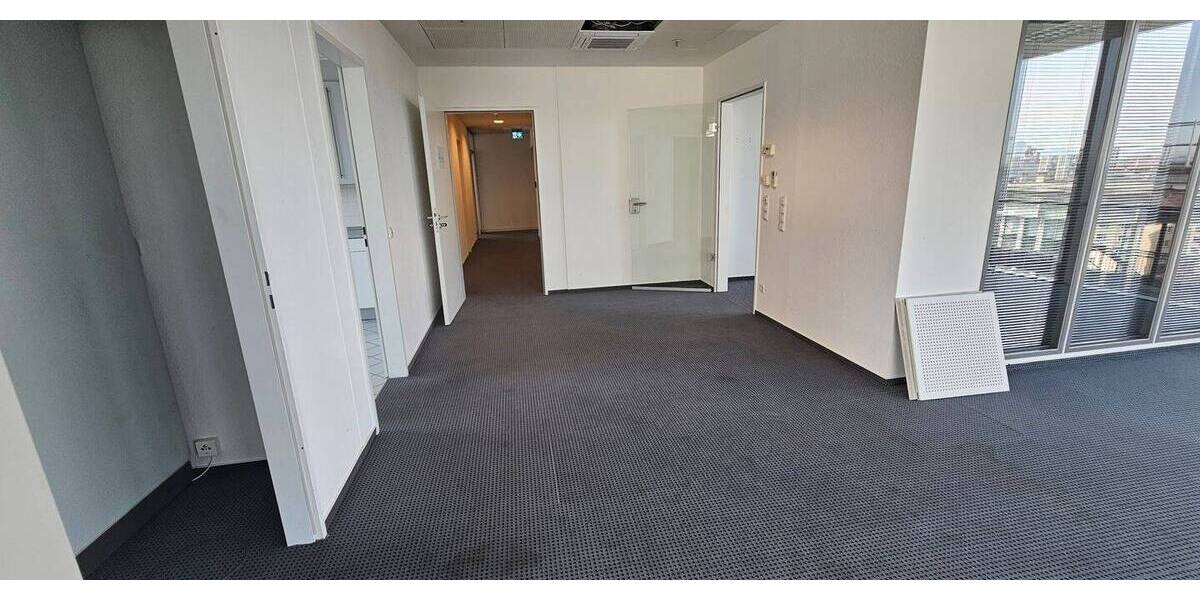 Gewerbeobjekt Freiburg im Breisgau Altstadt - 1 Zimmer, 249 m&sup2;, 4.100&euro; | Angebot:25706366