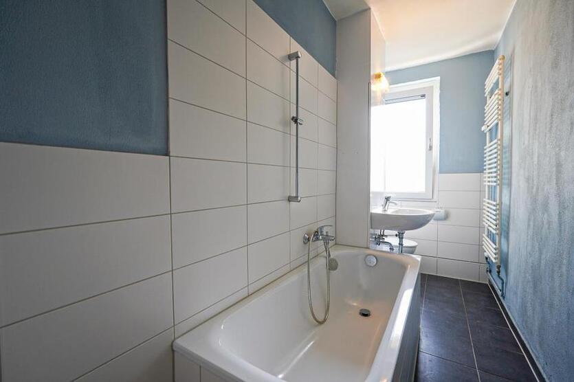 Renovierte 3-Zimmer-Wohnung mit Balkon – sofort bezugsfrei! zimmer