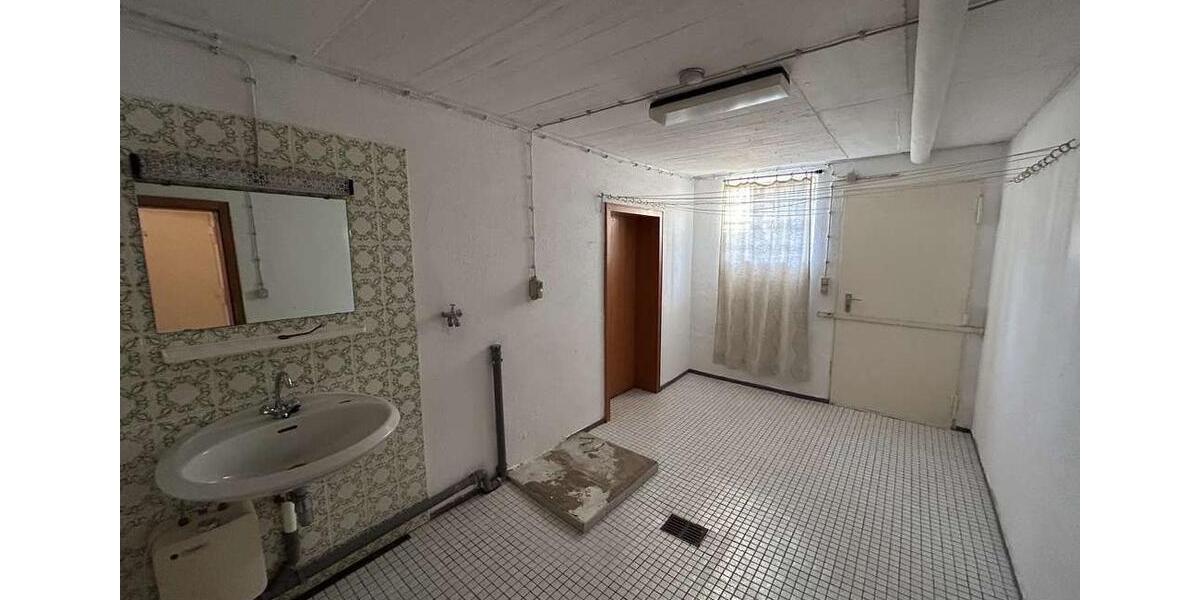 Erdgeschoßwohnung Niederkassel - 2 Zimmer, 100 m&sup2;, 1.600&euro; | Angebot:26120924