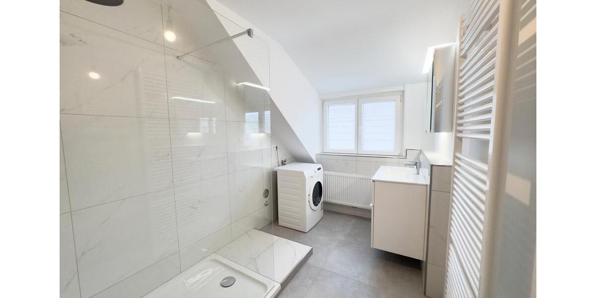 Dachgeschoßwohnung Stuttgart Bad Cannstatt - 3 Zimmer, 75 m&sup2;, 990&euro; | Angebot:26355327