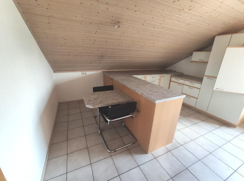 3 Zi. DG Wohnung mit Küche, Gartenmitbenutzung und Stellplatz 3 zimmer