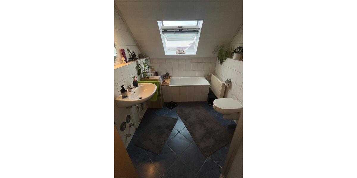 Etagenwohnung Hille - 4 Zimmer, 100 m&sup2;, 400&euro; | Angebot:26413536
