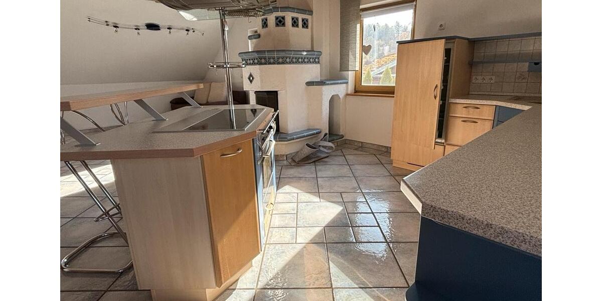 Dachgeschoßwohnung Sulzdorf an der Lederhecke - 3 Zimmer, 110 m&sup2;, 770&euro; | Angebot:25636537