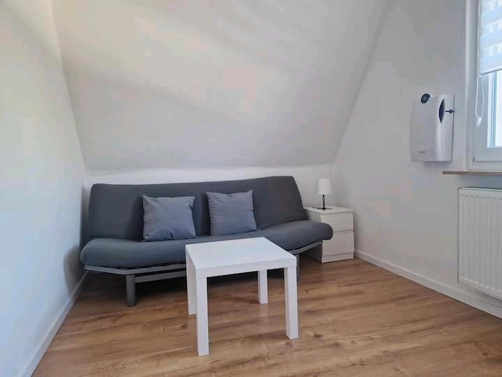 Wohnen auf Zeit Bürstadt - 4 Zimmer, 80 m&sup2;, 90&euro; | Angebot:25840059