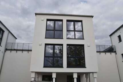 Wohnung Rödermark - 4 Zimmer, 135 m&sup2;, 1.900&euro; | Angebot:27263232