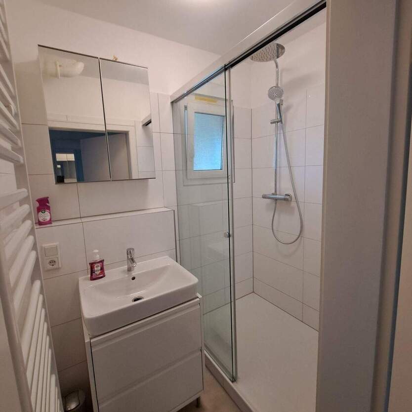 Zi. 2 in möbl. 3er WG ( only male) - nach Kernsanierung - Denkmalsiedlung 