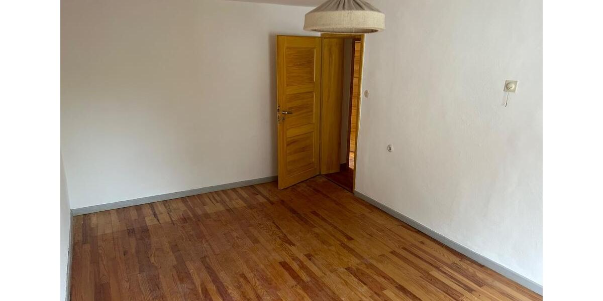 Reihenhaus Ralingen - 7 Zimmer, 140 m&sup2;, 1.000&euro; | Angebot:26612264