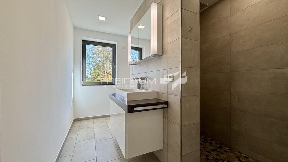 Etagenwohnung Wilnsdorf - 3 Zimmer, 150 m&sup2;, 1.623&euro; | Angebot:26461055