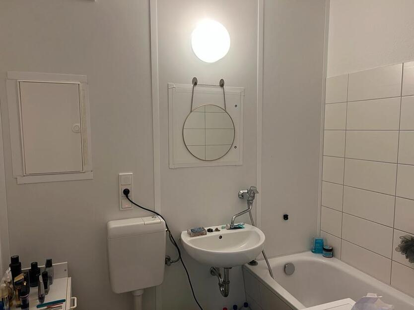 1-Zi Wohnung voll möbliert mit Balkon in Zentrum