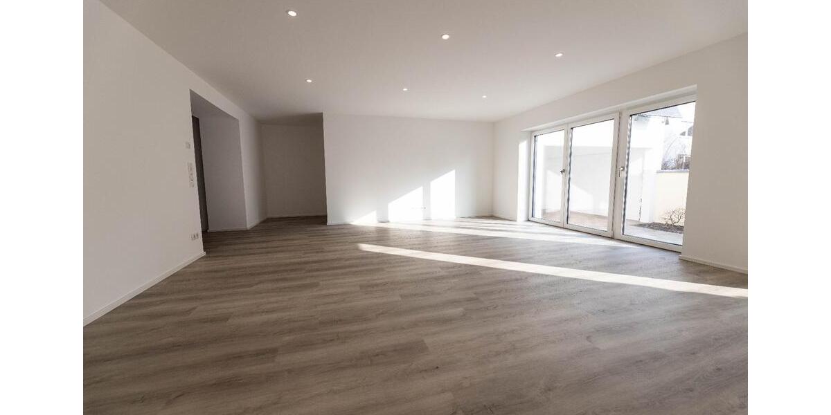 Erdgeschoßwohnung Ludwigshafen am Rhein Ludwigshafen-Oggersheim - 2.5 Zimmer, 112 m&sup2;, 1.600&euro; | Angebot:24662981