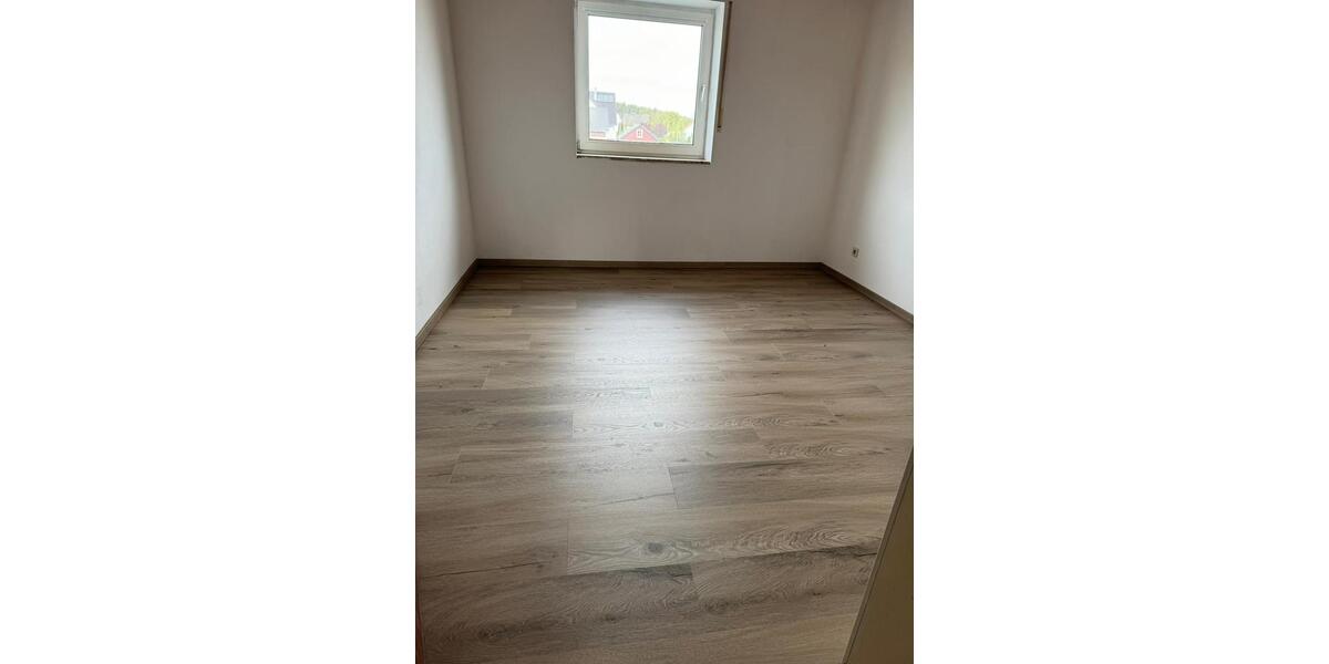 Etagenwohnung Waldsassen - 3 Zimmer, 80 m&sup2;, 325&euro; | Angebot:26252356