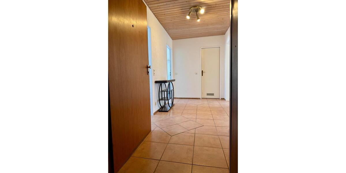 Wohnen auf Zeit Weingarten - 3 Zimmer, 80 m&sup2;, 450&euro; | Angebot:25285737