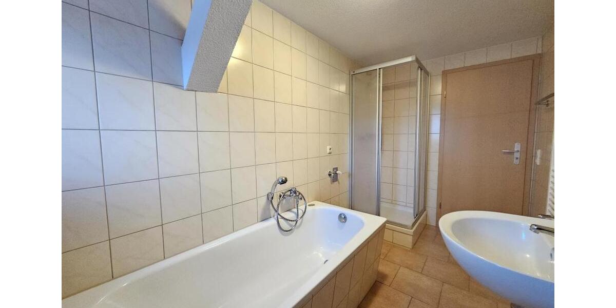 Dachgeschoßwohnung Altenburg - 1 Zimmer, 41 m&sup2;, 268&euro; | Angebot:25785342