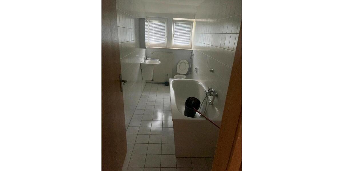 Dachgeschoßwohnung Siegen Dillnhütten - 3.5 Zimmer, 80 m&sup2;, 900&euro; | Angebot:26587562