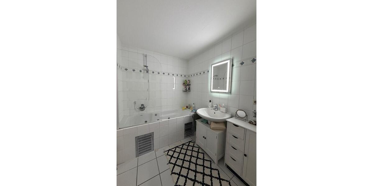 Maisonettenwohnung Pinneberg - 3 Zimmer, 93 m&sup2;, 1.300&euro; | Angebot:25163906