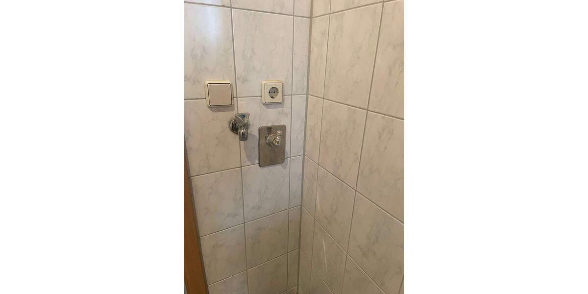 Etagenwohnung Aue - 4 Zimmer, 80 m&sup2;, 330&euro; | Angebot:25984873