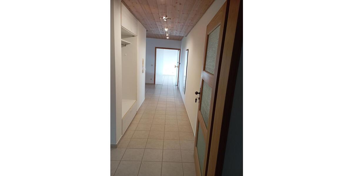 Erdgeschoßwohnung Hallstadt - 3 Zimmer, 83 m&sup2;, 880&euro; | Angebot:26491300