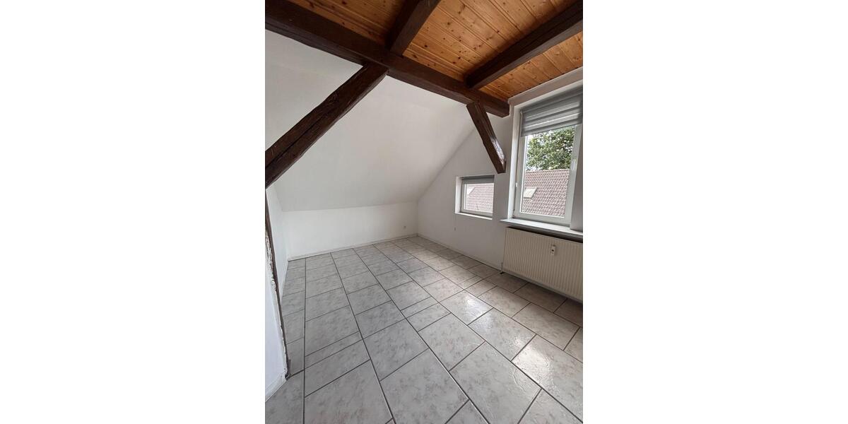 Dachgeschoßwohnung Tülau - 3 Zimmer, 84 m&sup2;, 590&euro; | Angebot:25053636