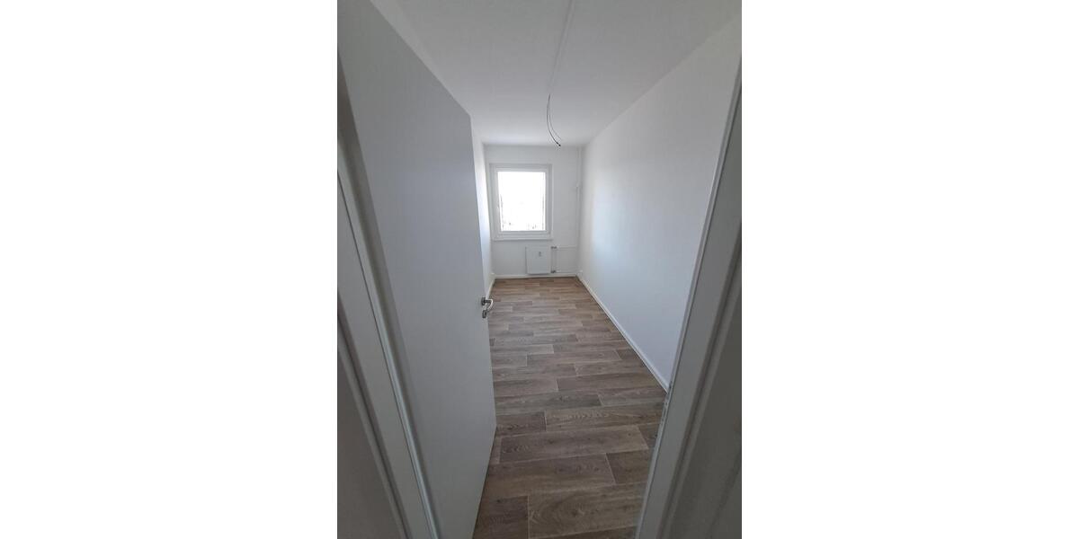 Wohnen auf Zeit Freiberg - 1 Zimmer, 8 m&sup2;, 268&euro; | Angebot:25295728