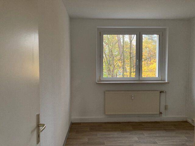 Etagenwohnung Hermsdorf - 5 Zimmer, 83 m&sup2;, 490&euro; | Angebot:26841864