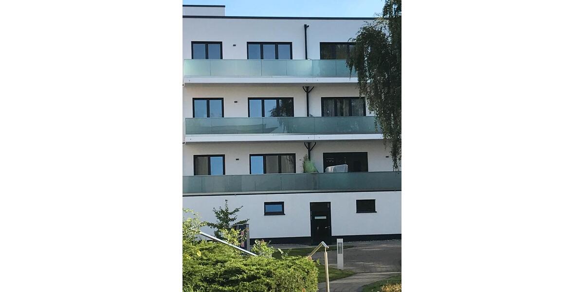 Etagenwohnung Rostock Hansaviertel - 3 Zimmer, 105 m&sup2;, 1.520&euro; | Angebot:26001825