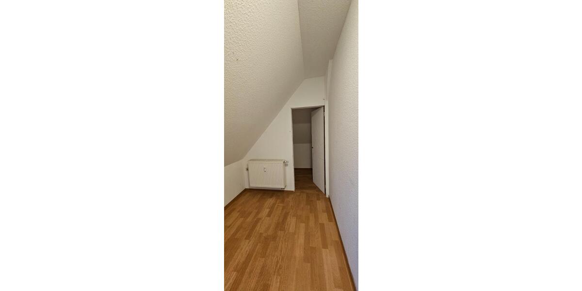 Dachgeschoßwohnung Hille - 6 Zimmer, 155 m&sup2;, 1.100&euro; | Angebot:24787035