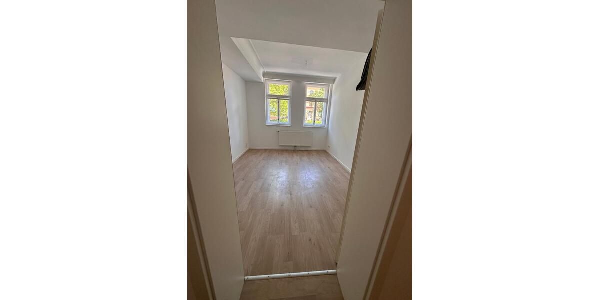 Erdgeschoßwohnung Apolda - 3 Zimmer, 100 m&sup2;, 1.100&euro; | Angebot:26619943