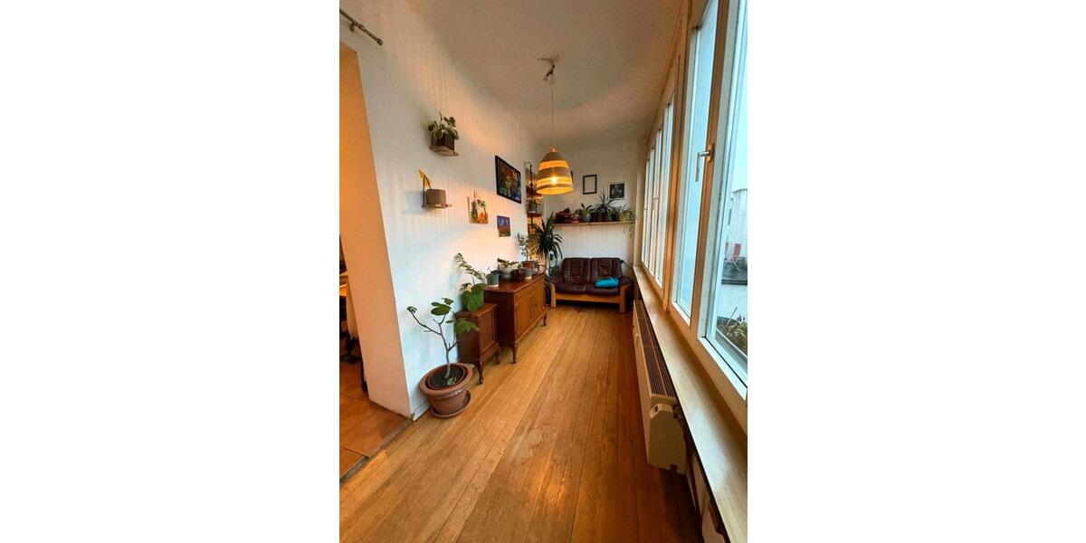 Etagenwohnung Saarbrücken - 1 Zimmer, 75 m&sup2;, 890&euro; | Angebot:26672376