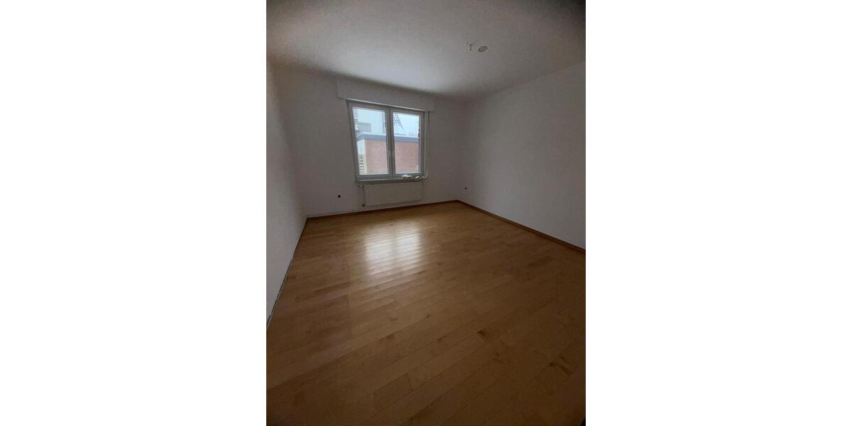 Erdgeschoßwohnung Papenburg - 4 Zimmer, 120 m&sup2;, 1.200&euro; | Angebot:24691191