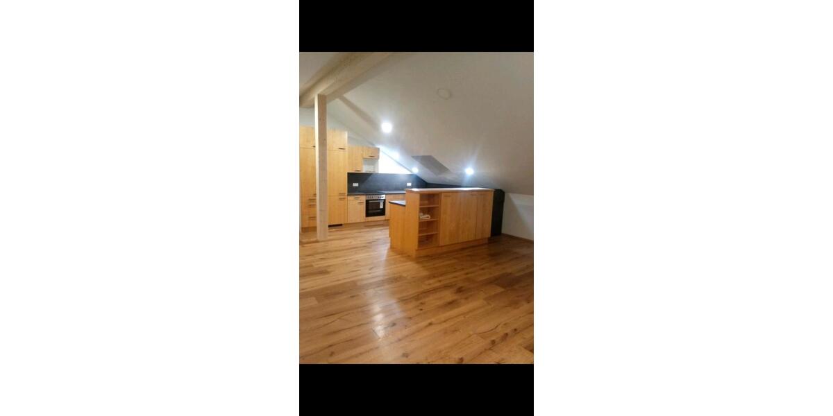 Dachgeschoßwohnung Bad Wurzach - 3 Zimmer, 93 m&sup2;, 1.250&euro; | Angebot:26610100