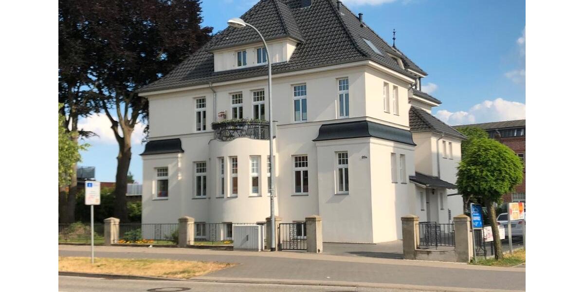 Erdgeschoßwohnung Parchim - 7 Zimmer, 142 m&sup2;, 1.390&euro; | Angebot:26495769
