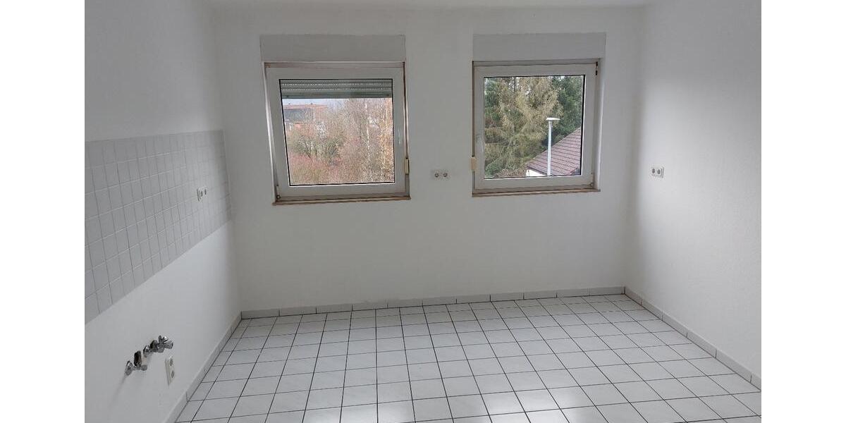 Etagenwohnung Saarbrücken Brebach-Fechingen - 3 Zimmer, 83 m&sup2;, 830&euro; | Angebot:26379380