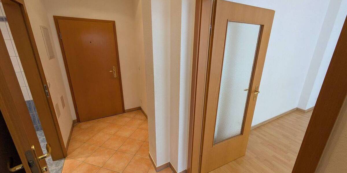 Etagenwohnung Zwickau Innenstadt - 2 Zimmer, 55 m&sup2;, 400&euro; | Angebot:26763897