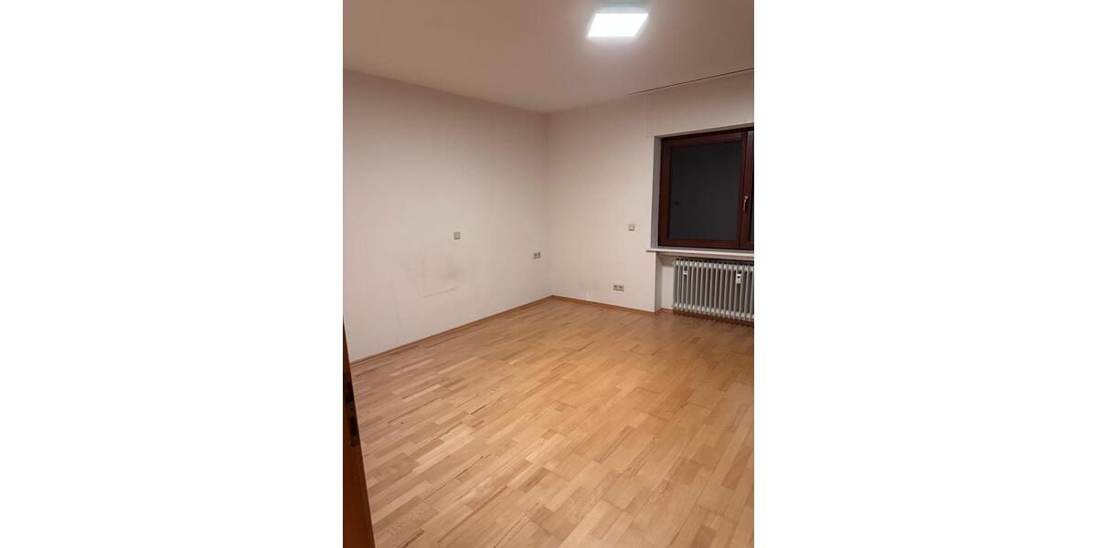 Erdgeschoßwohnung Ebsdorfergrund - 4 Zimmer, 120 m&sup2;, 990&euro; | Angebot:25232241