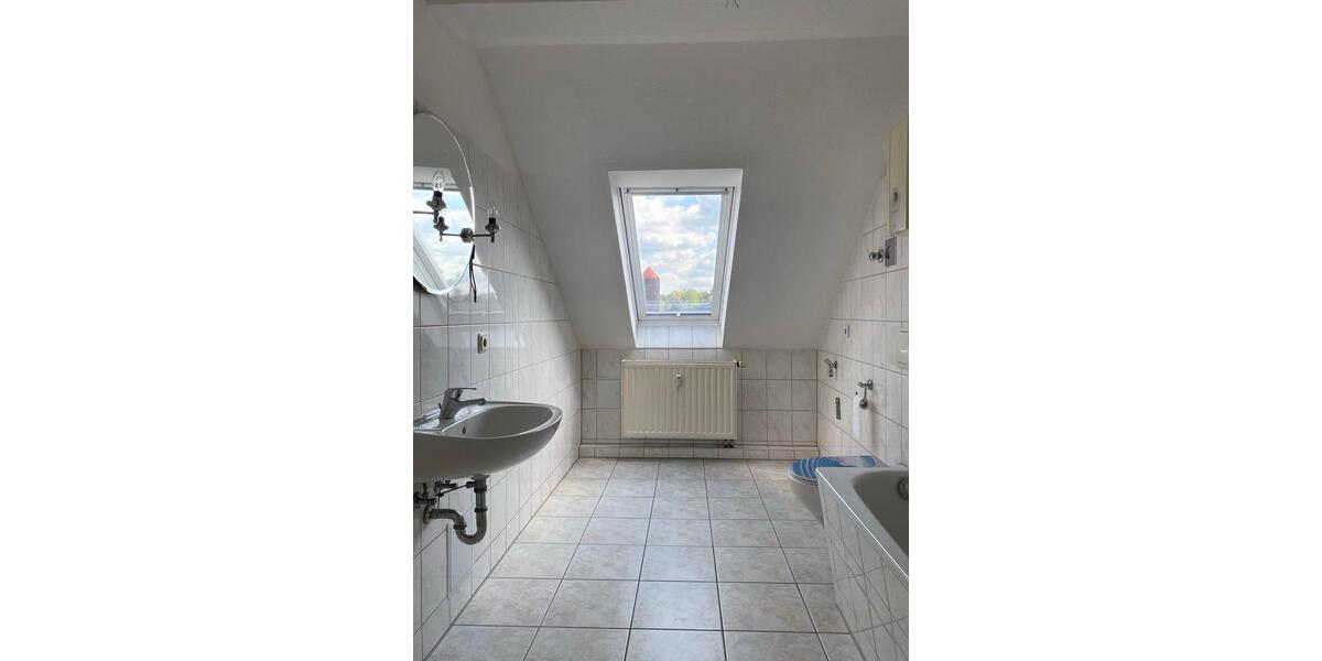 Dachgeschoßwohnung Freiberg - 2.5 Zimmer, 48 m&sup2;, 380&euro; | Angebot:26312733